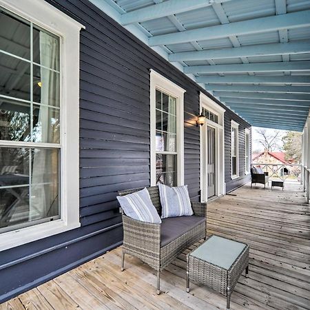 Spacious Abode, Walk To Texas Heroes Square! Gonzales Eksteriør bilde