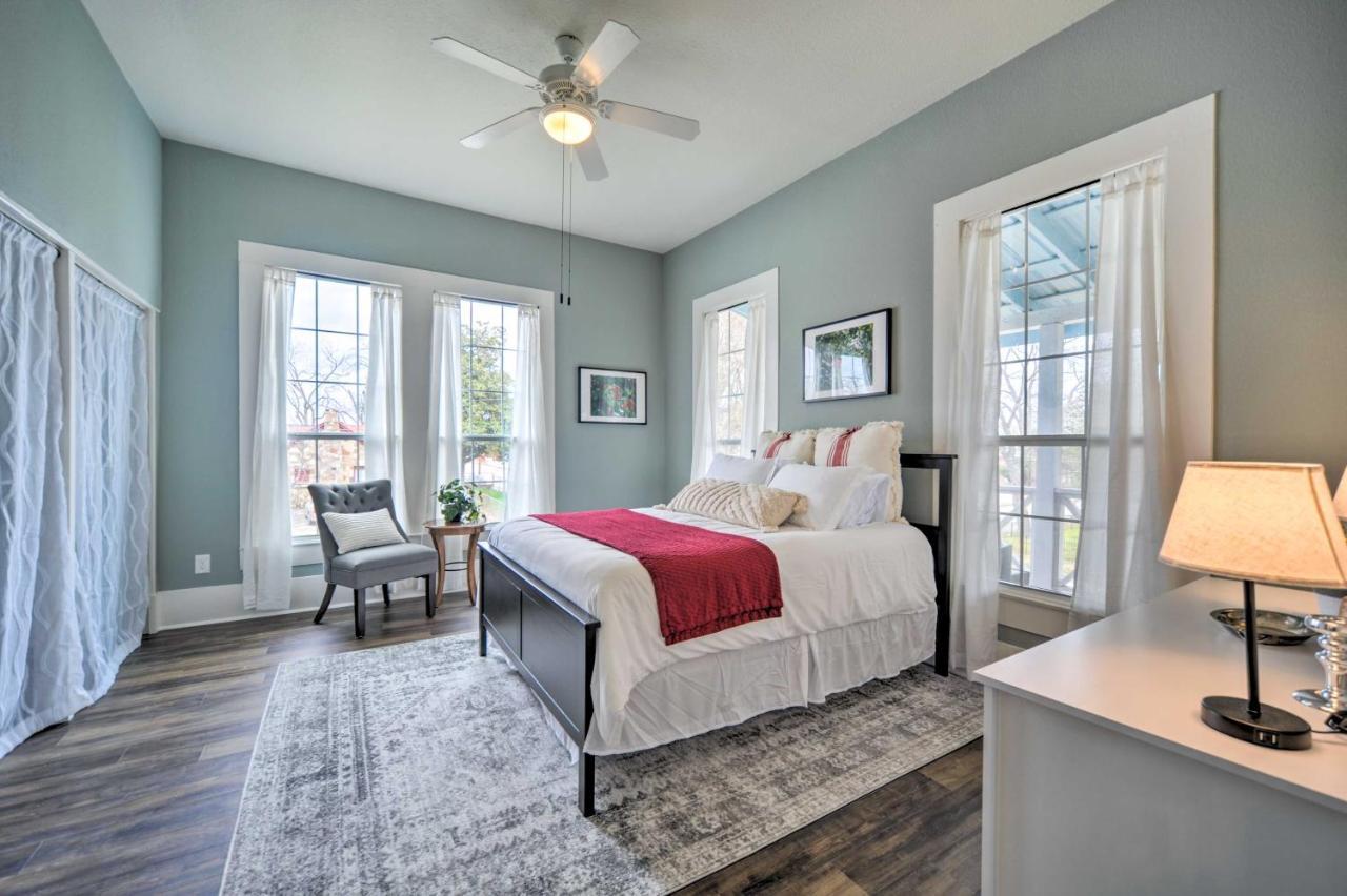 Spacious Abode, Walk To Texas Heroes Square! Gonzales Eksteriør bilde