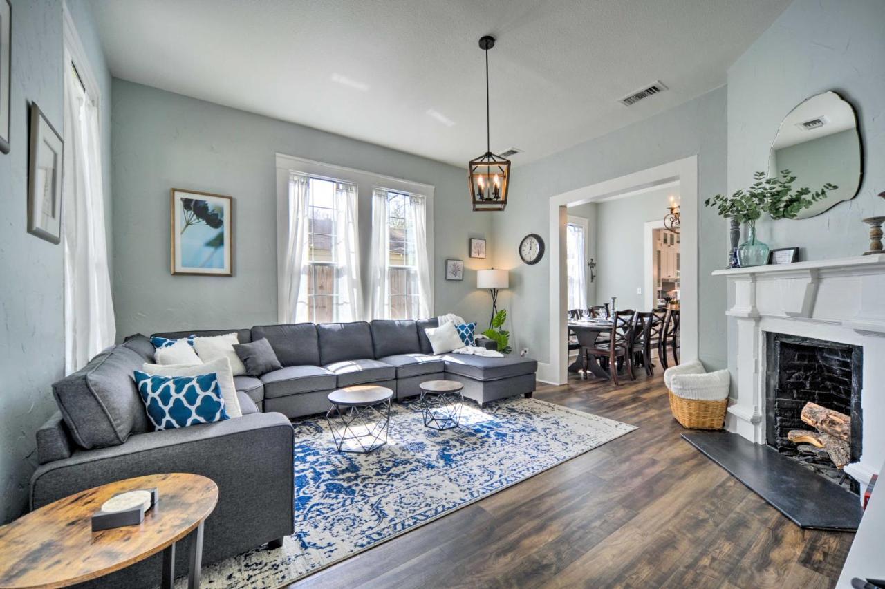 Spacious Abode, Walk To Texas Heroes Square! Gonzales Eksteriør bilde