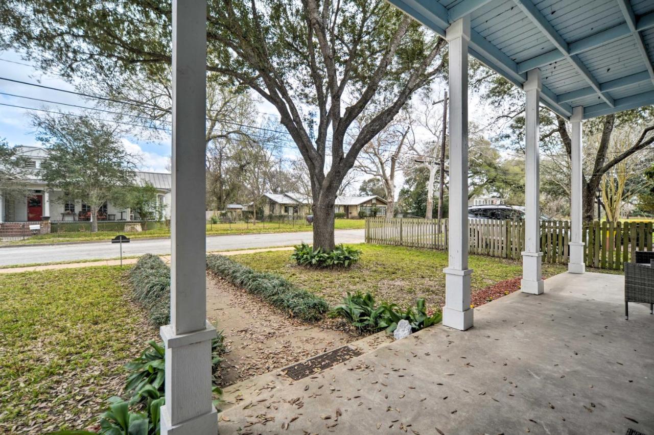 Spacious Abode, Walk To Texas Heroes Square! Gonzales Eksteriør bilde