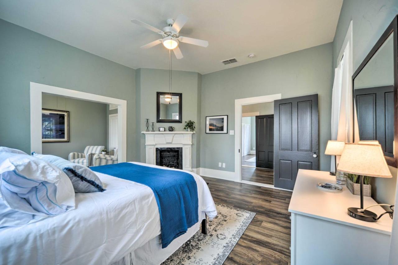 Spacious Abode, Walk To Texas Heroes Square! Gonzales Eksteriør bilde
