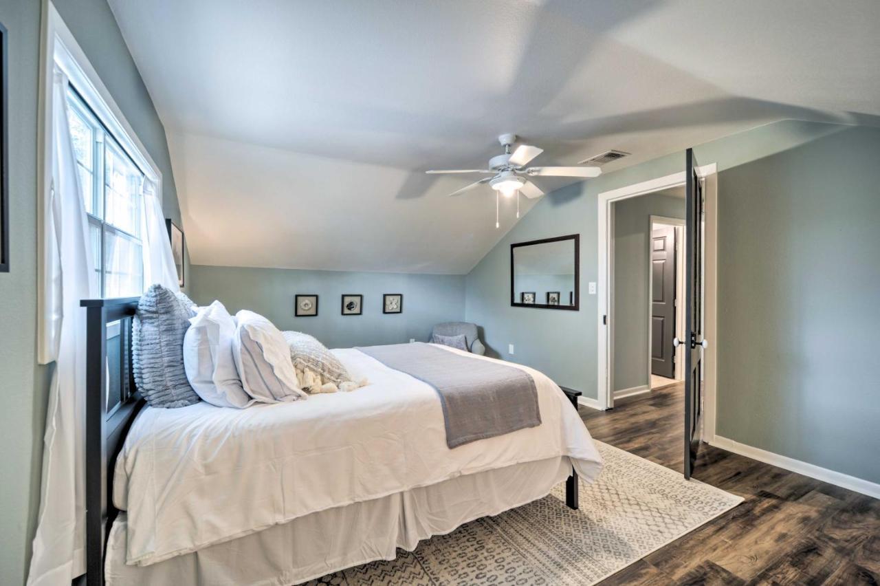 Spacious Abode, Walk To Texas Heroes Square! Gonzales Eksteriør bilde