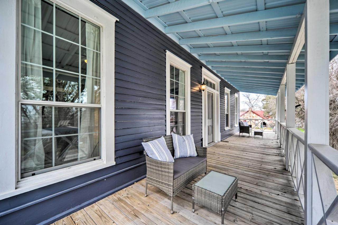 Spacious Abode, Walk To Texas Heroes Square! Gonzales Eksteriør bilde